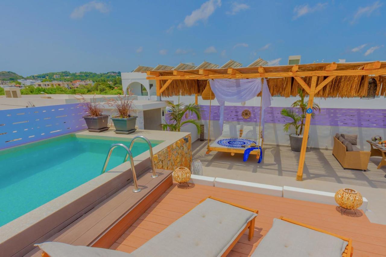 Compass Luxury Villa *