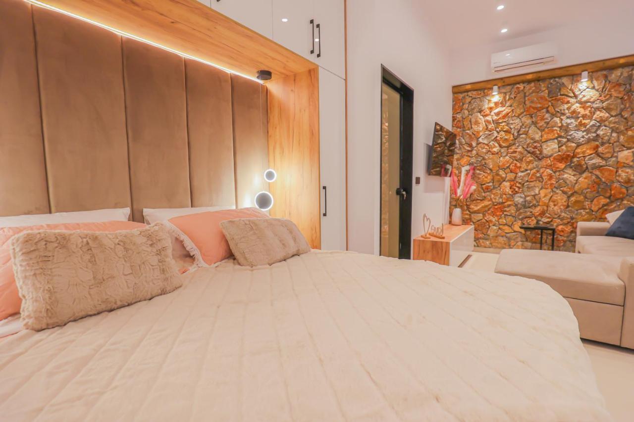 Compass Luxury Villaer *