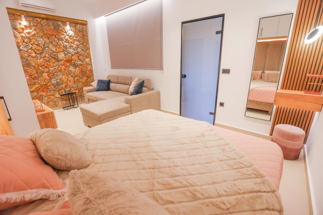 Compass Luxury Villaer