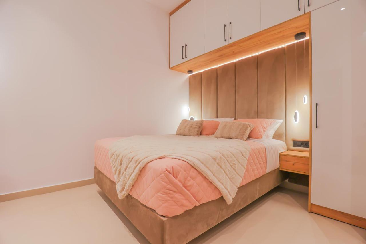 Compass Luxury Villaer